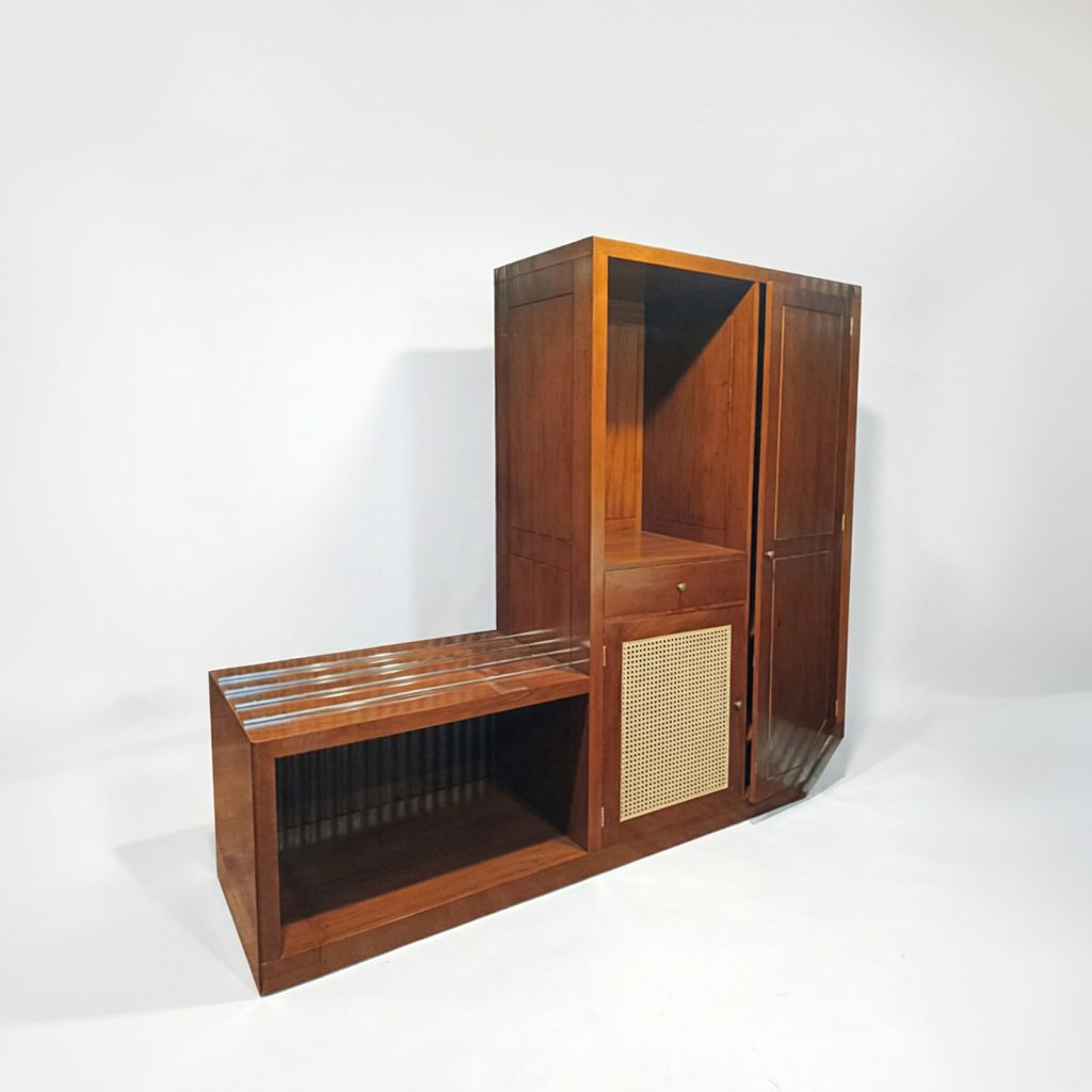Armoire